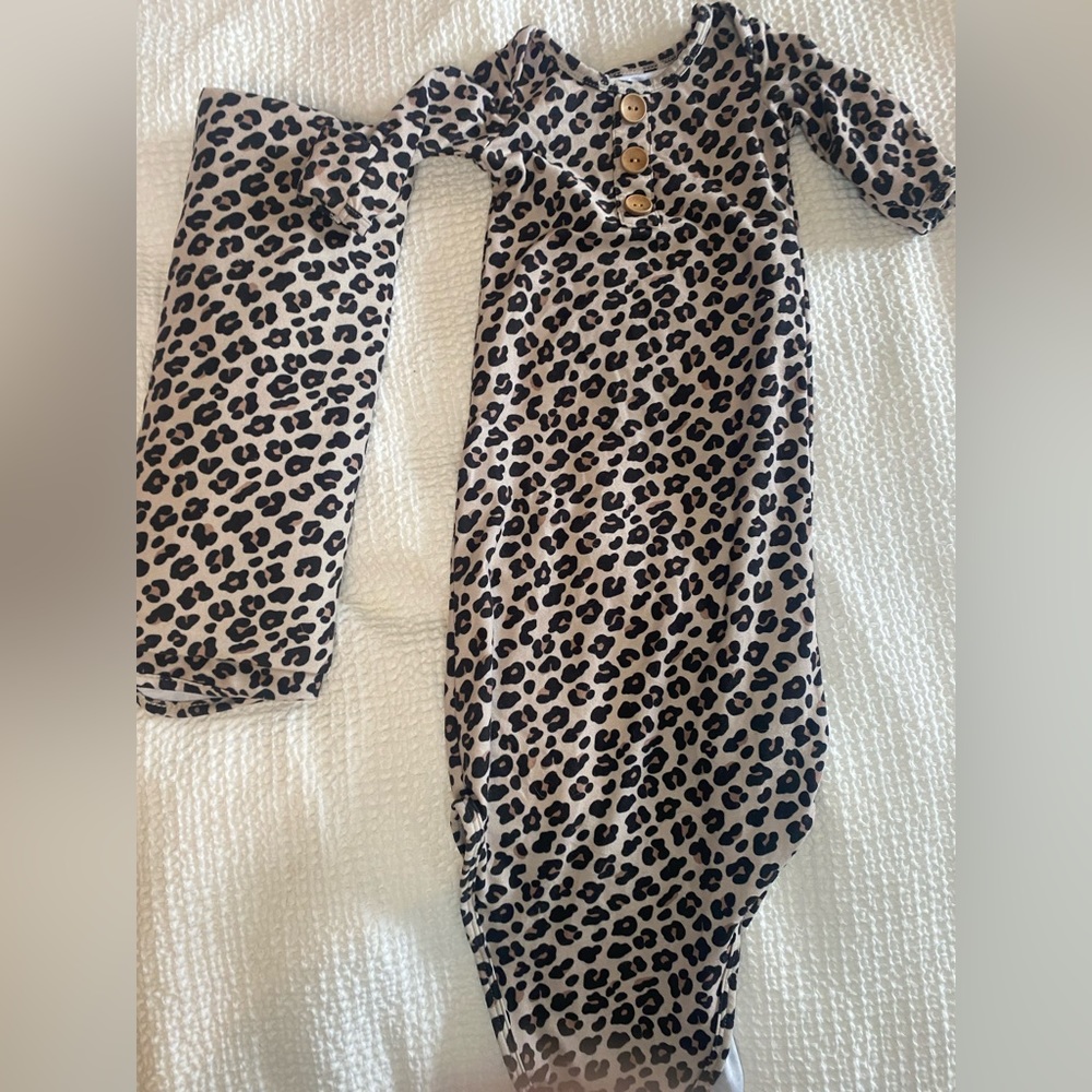 Caden Lane Knotted Gown w Matching Receiving Blanket